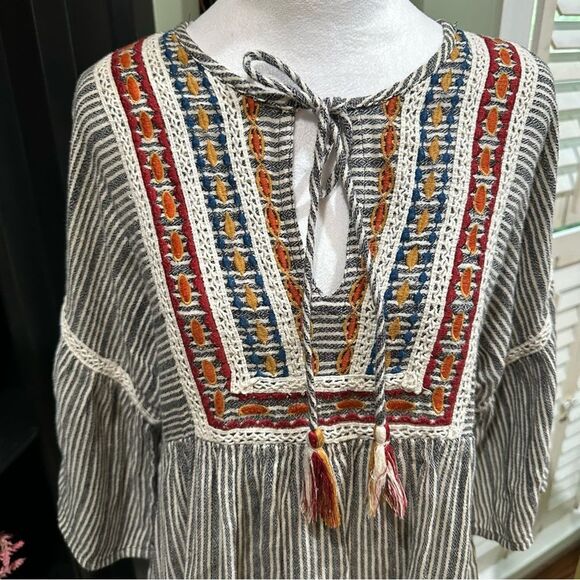 Sweet Magnolia Embroidered Floral Peasant Cotton Blouse Size Small - Picture 4 of 9